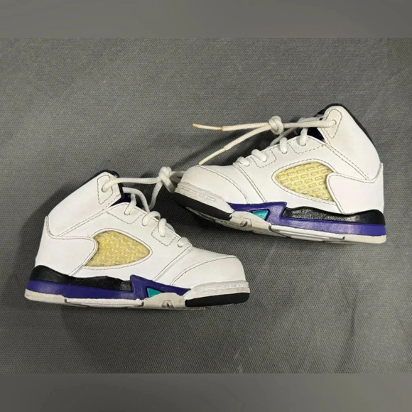 Nike Air Jordan 5 Retro TD Grape White Purple Sneaker - Picture 5 of 9